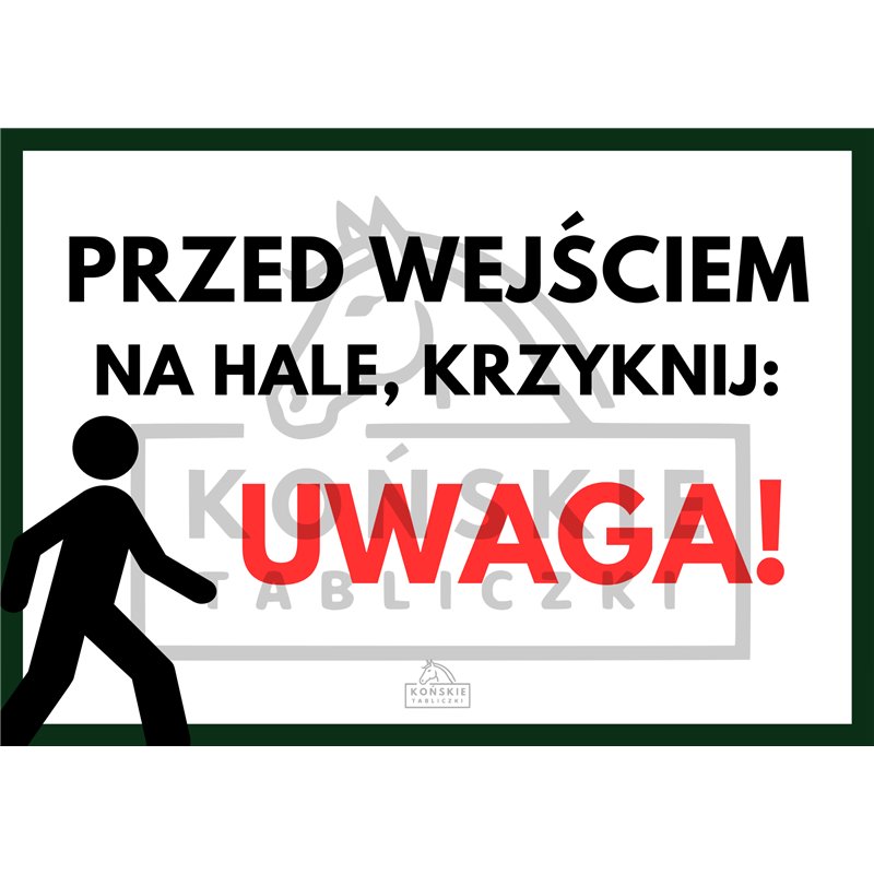 Przed wejściem na hale biały